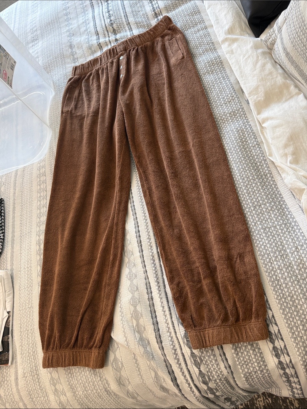 DONNI. Womans Brown Plush Jogger Pants